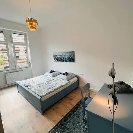 Kuenstlerisches Lägenhet *